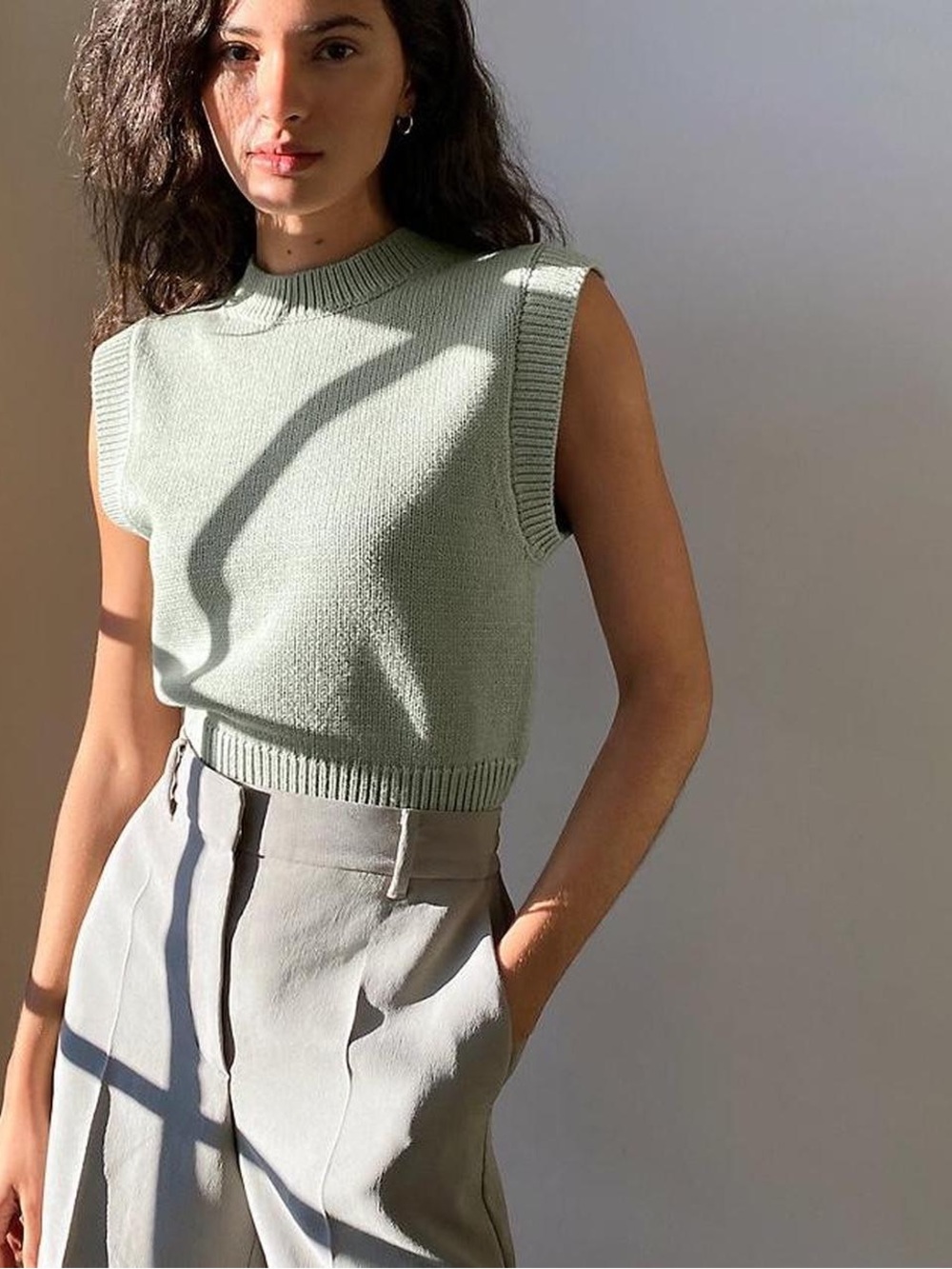 Aritzia Wilfred Knit Vest in Light Sage Size XS